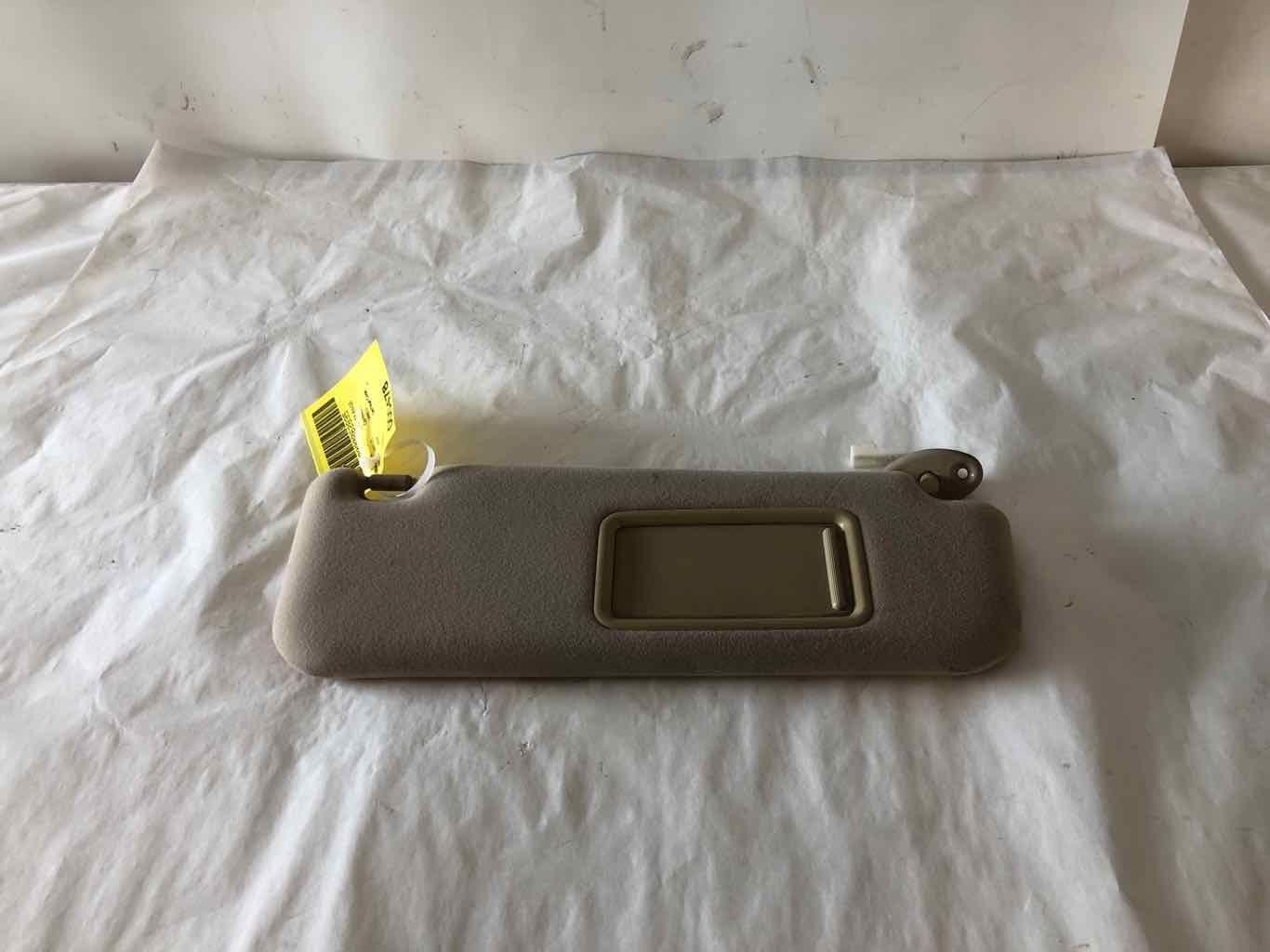 2004 - 2005 TOYOTA PRIUS Sun Visor Sun Shade w/ Mirror Right Passenger Side OEM