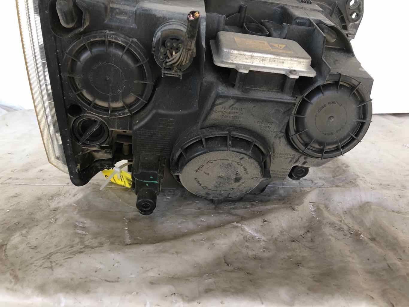 2006 - 2009 RANGE ROVER Xenon Headlamp Light Assembly Right Passenger Side OEM