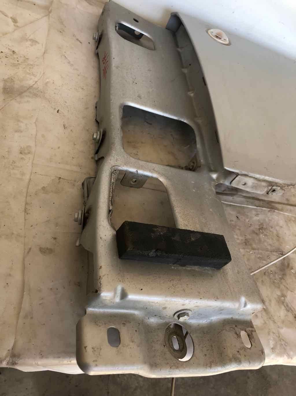 2006 - 2012 RANGE ROVER Sport Utility Upper Fender Grey Right Passenger Side OEM